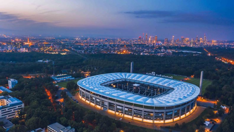 Dito, ipapakilala namin sa inyo ang mga istadyum na ito. Sa panahon ng 2024 European Championship, bukas ang lahat ng fan zones araw-araw nang libre.